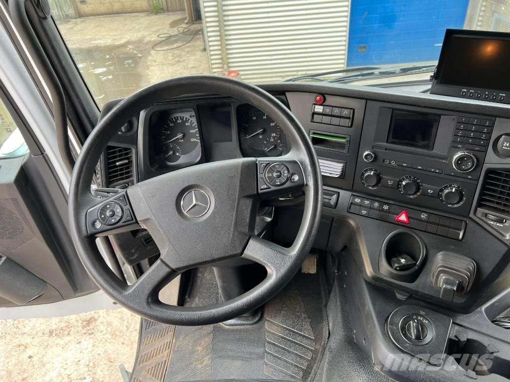 Mercedes-Benz 3246 Lastbil med kran