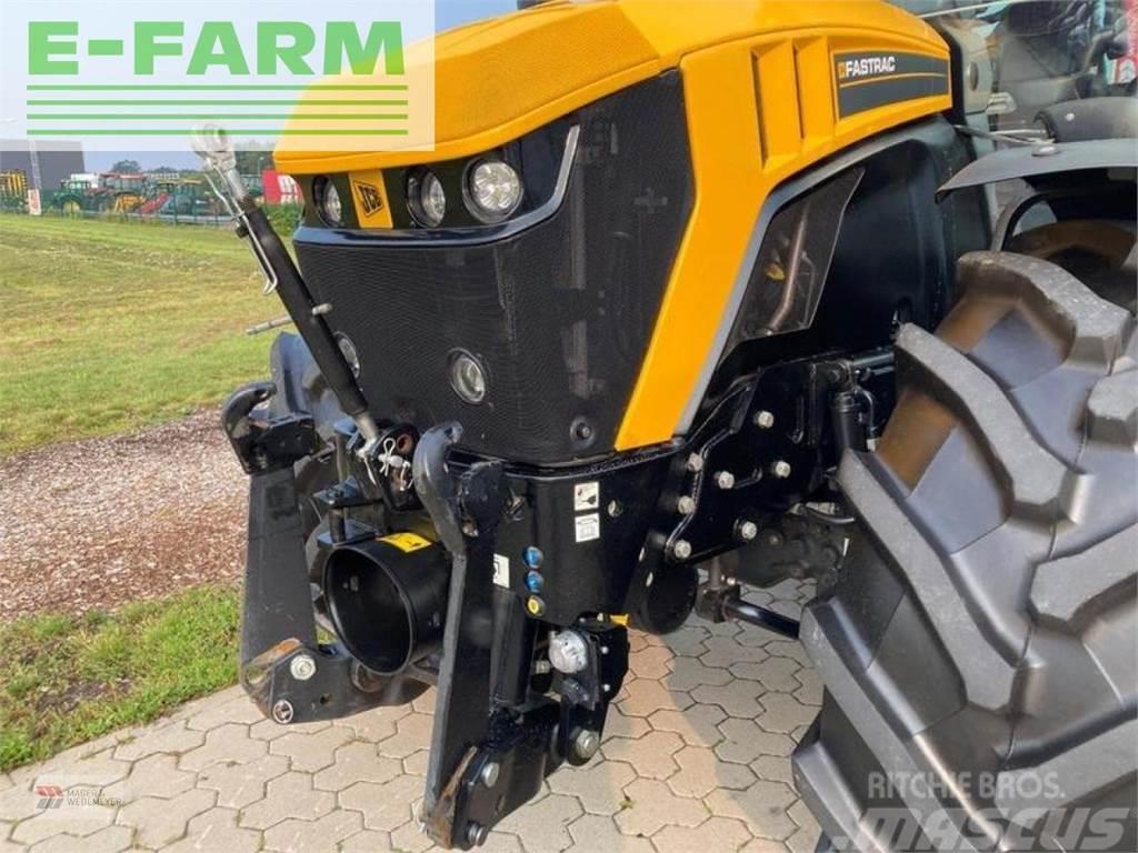 JCB fastrac 4220 mit premier cover Traktorer