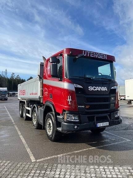 Scania R540 XT B8x4HA med Maur Dumperpåbygg , selges for  Lastbiler med tip