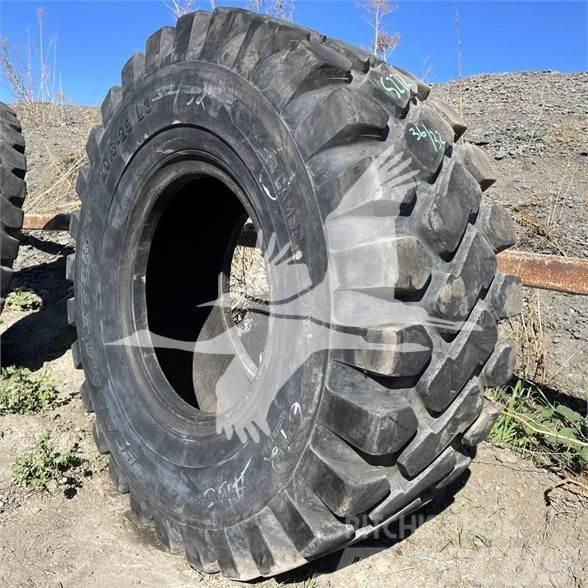  CAMSO 20.5X25 Tyres, wheels and rims
