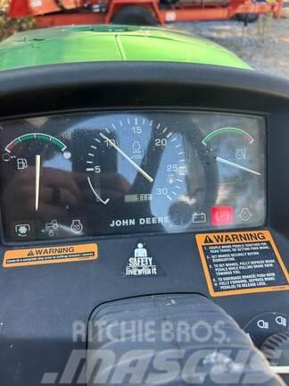 John Deere 4200 Kompakte traktorer