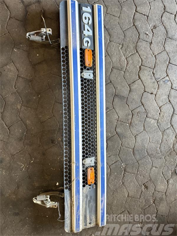Scania SCANIA GRILL 1366384 Chassis og suspension