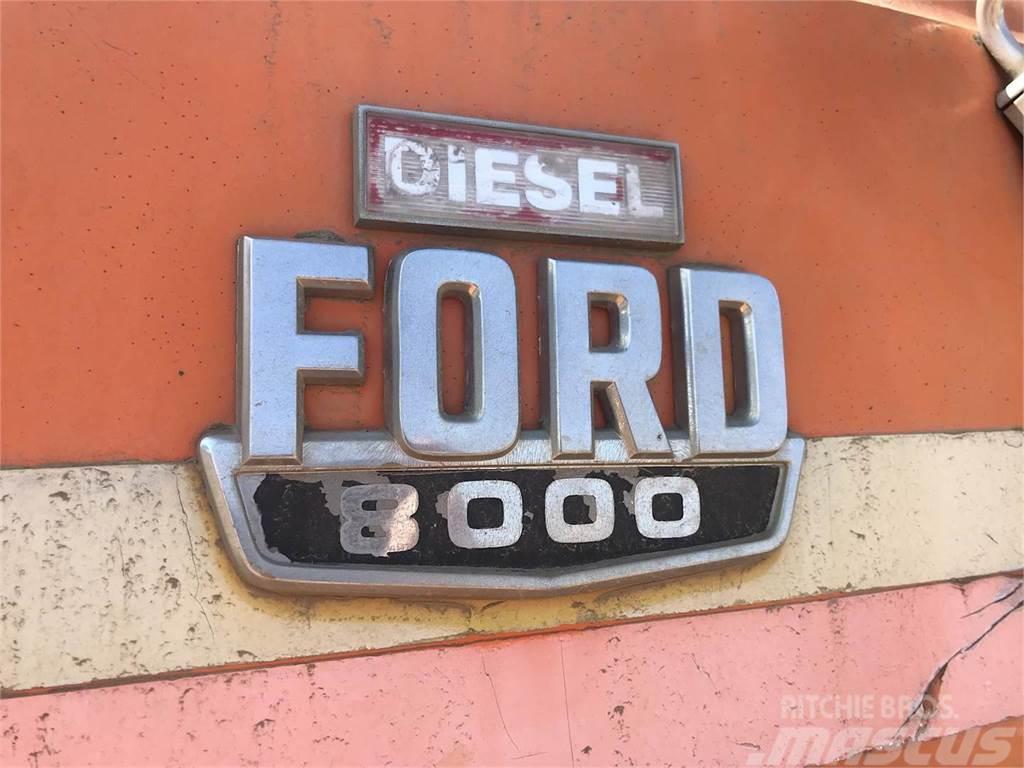 Ford 8000 Lastbiler med tip