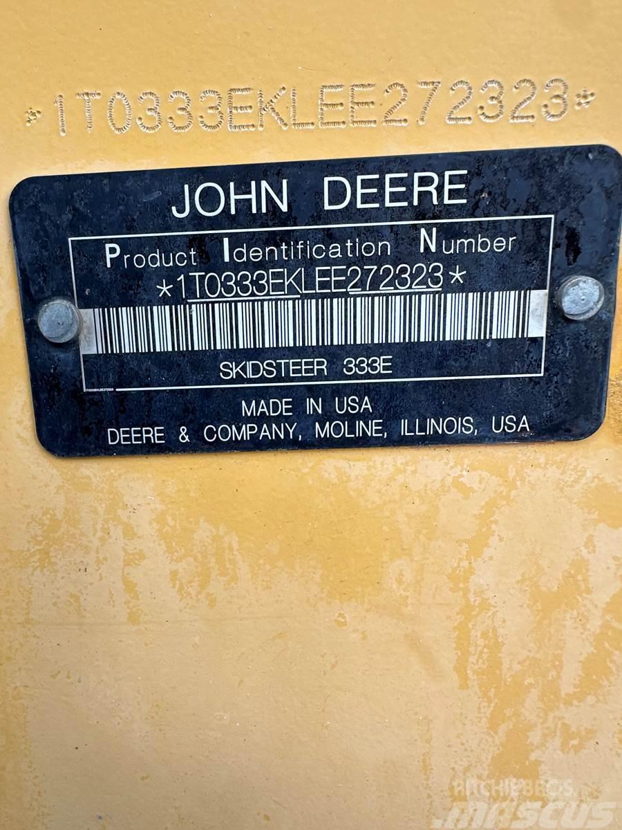 John Deere 333E Skid steer loaders