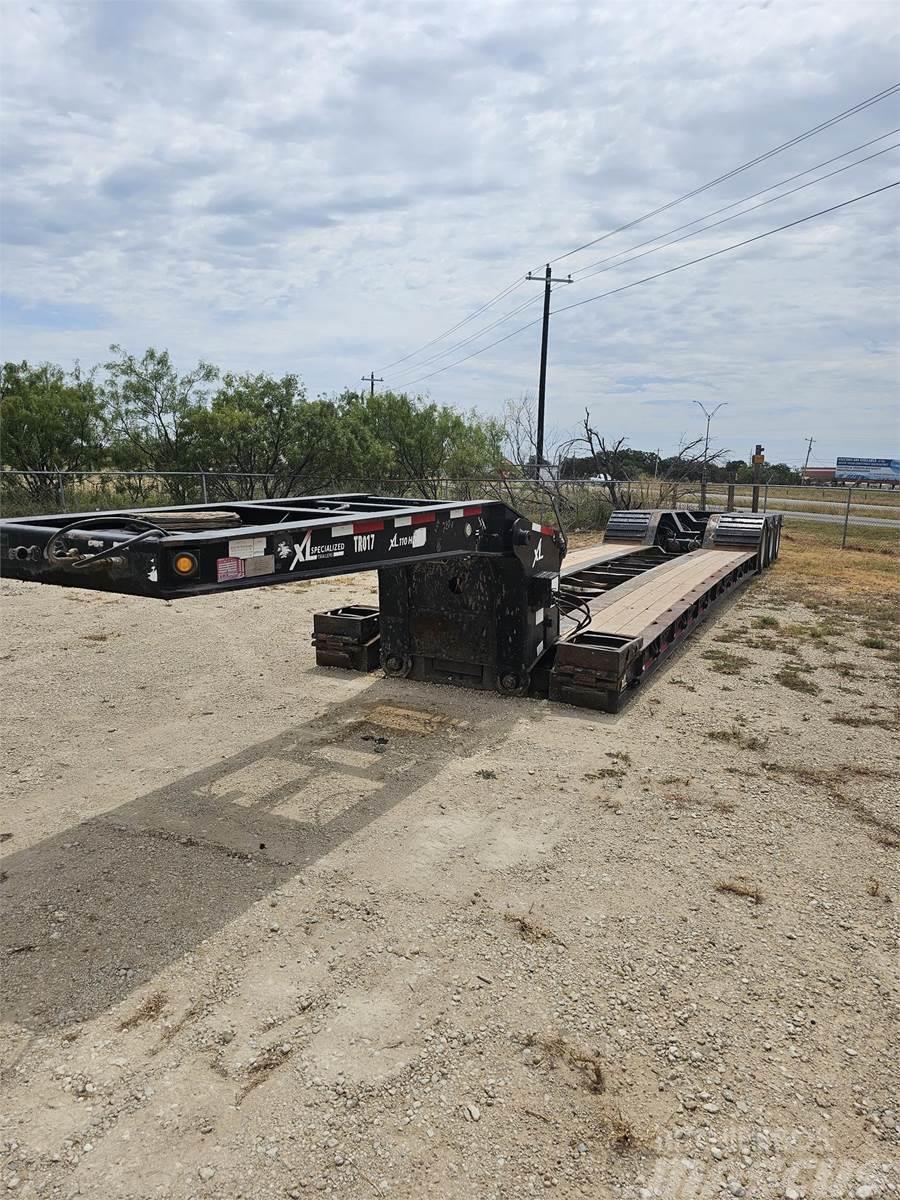  XL Specialized Semi-trailer med lad/flatbed