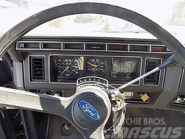 Ford F700 Fast kasse