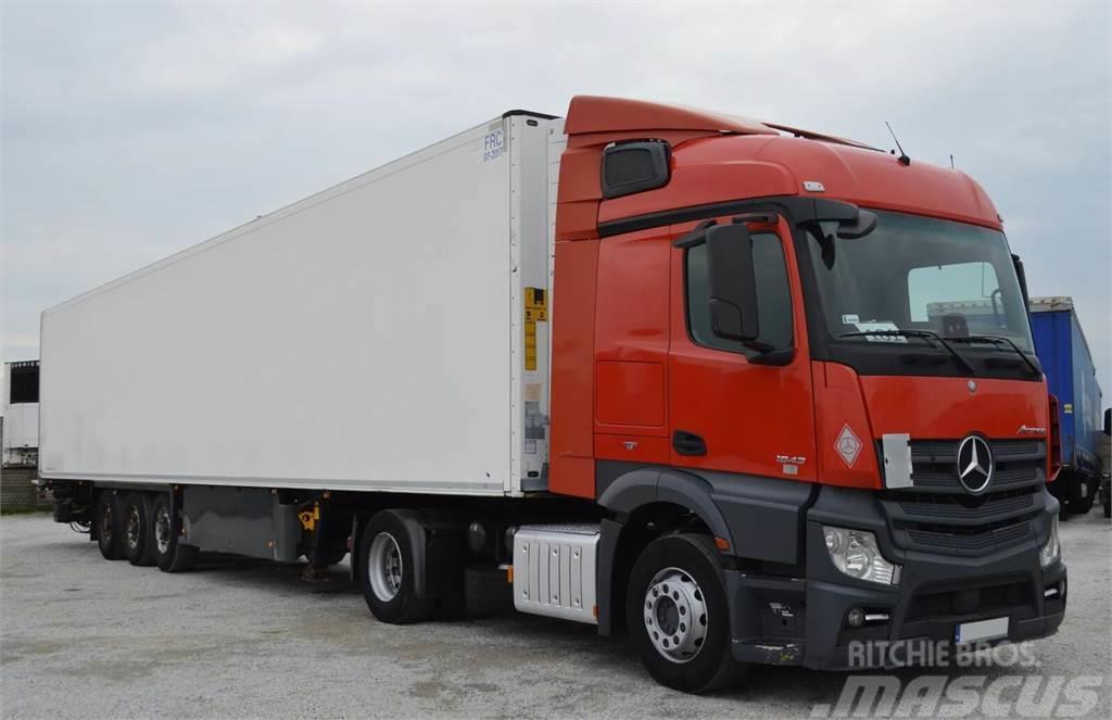 Schmitz Cargobull SKO 24 COLD STORE IZOTERMA CONTAINER LIFT Semi-trailer med Kølefunktion