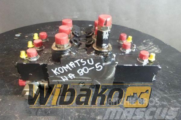 Komatsu Distributor Komatsu WA 90-5 644300080 Hydraulik