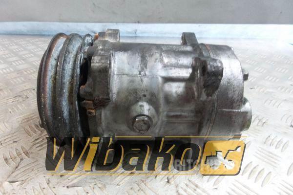 Volvo Air conditioning compressor Volvo D7D B709AS46 Motorer