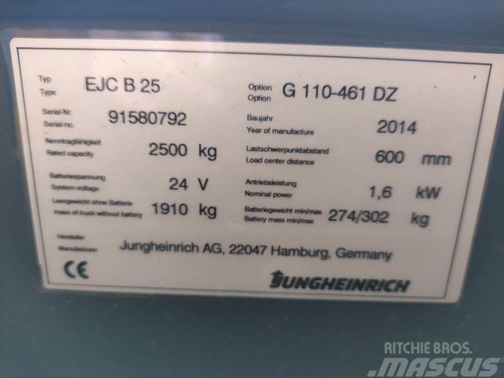Jungheinrich EJC-B-25-G110-461 DZ Gaffelstabler med gående fører