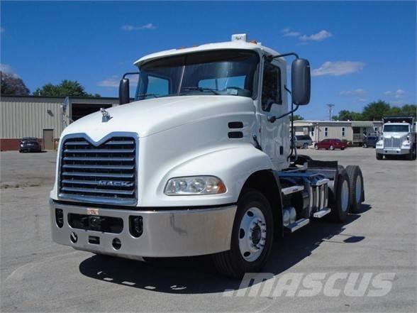 Mack PINNACLE CXU613 Trækkere