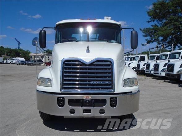 Mack PINNACLE CXU613 Trækkere