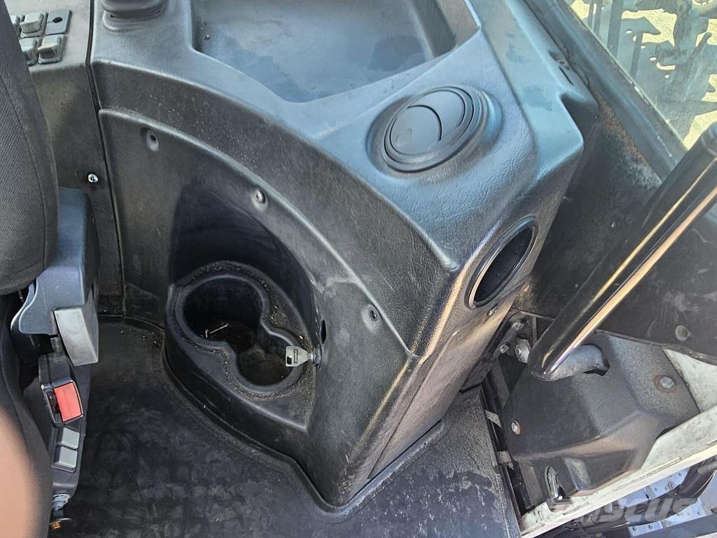 Terberg RT283 | TERMINAL TRACTOR 4X4| TURNING CHAIR. | AUT Terminaltraktorer