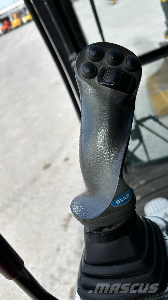 JCB JS 145 W/ Engcon, Kauha, Rasvari, Lämmitin! Gravemaskiner på hjul