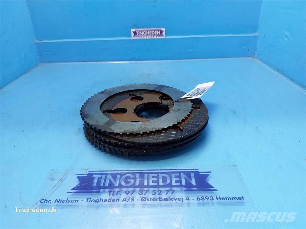 New Holland LB115B Aksler