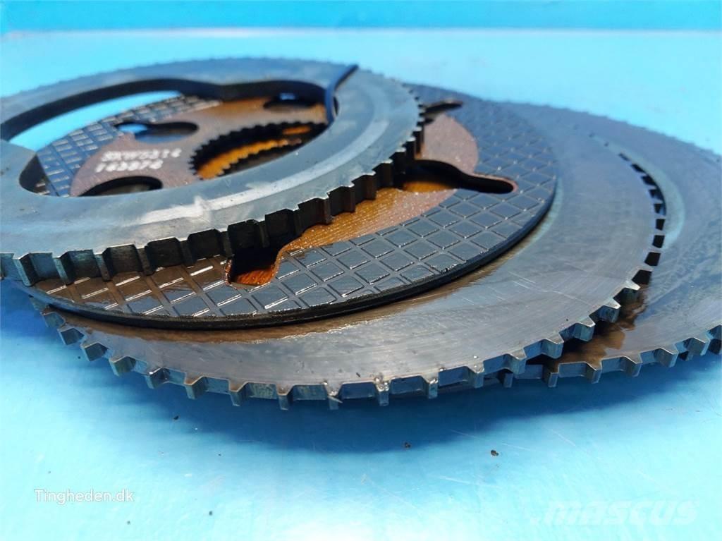 New Holland LB115B Aksler