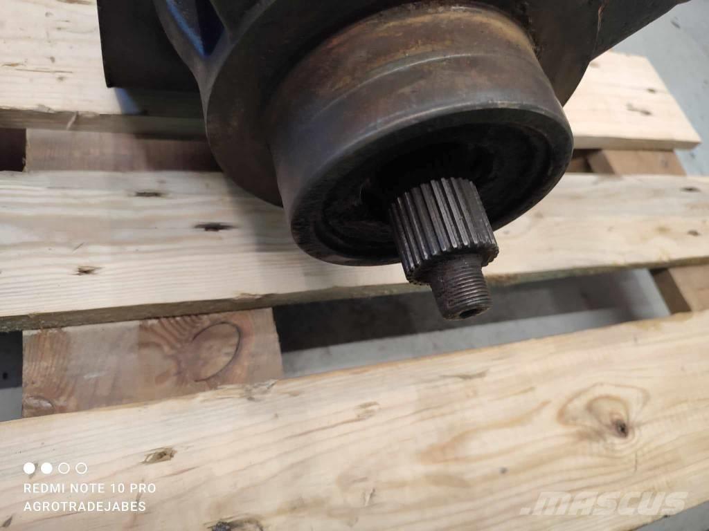 New Holland (NH858256673) (11X31) attack Aksler