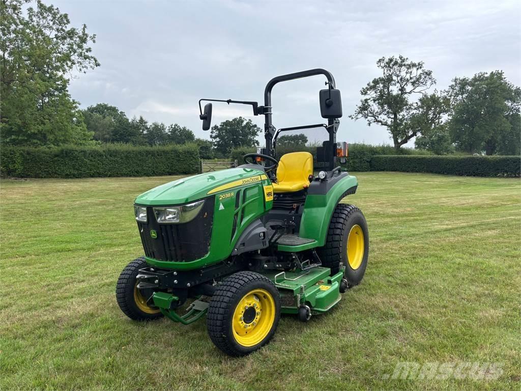 John Deere 2038R 60D Kompakte traktorer
