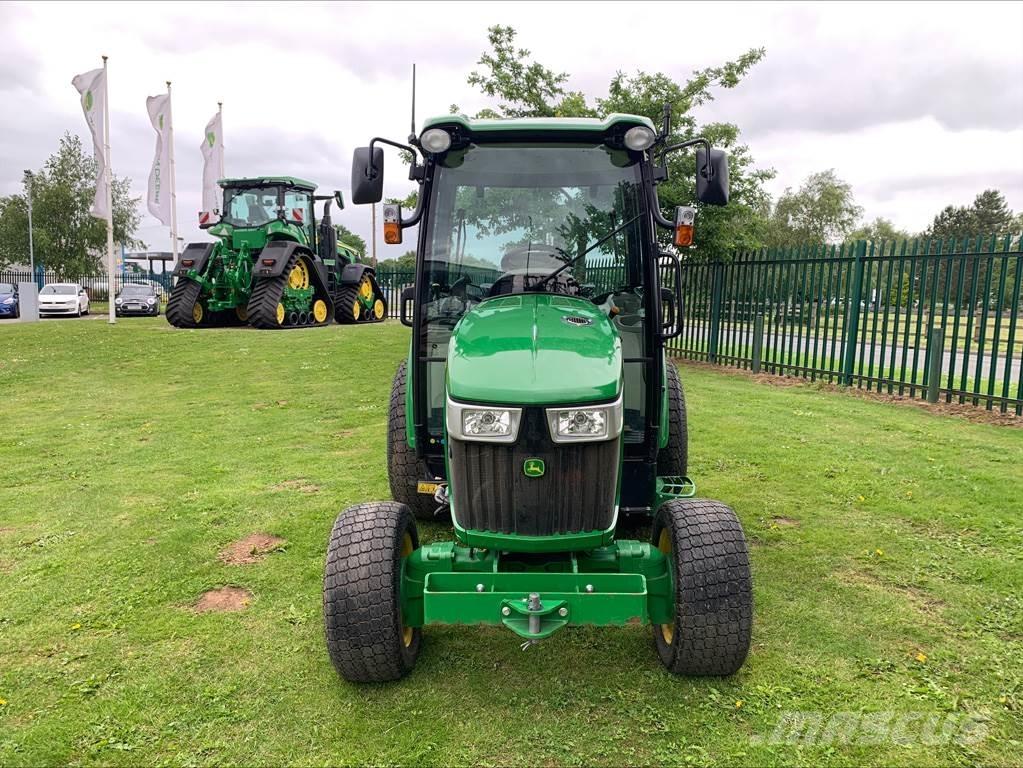 John Deere 3046R CAB Kompakte traktorer