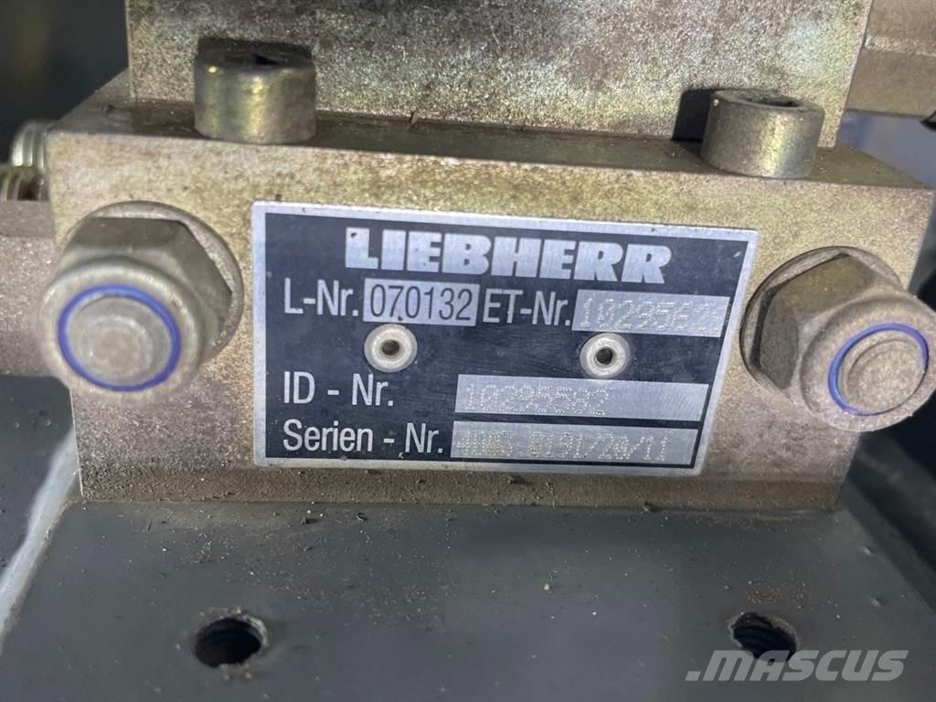 Liebherr A934C-10093973-Partition/Trennwand/Frame Chassis og suspension