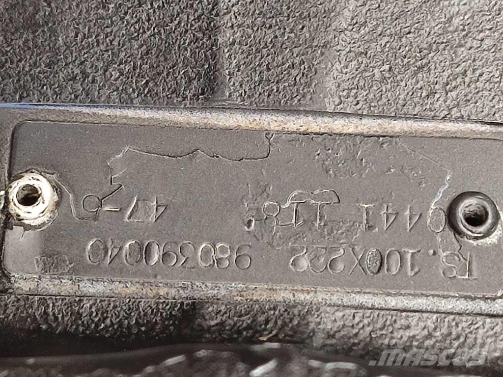 Deutz-Fahr 6.20 Agrotron rear linkage actuator Hydraulik