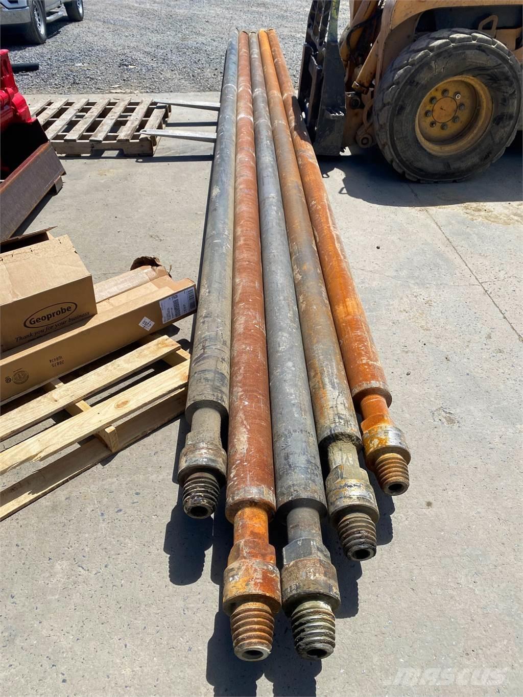 Used 5-1/4 o.d. x 25' drill rods Andet boringsudstyr