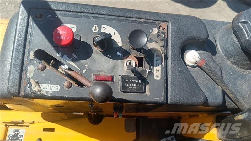 Hustler Super Z Kompakte traktorer