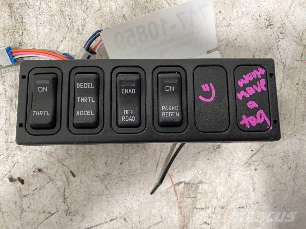 International School Bus Elektronik