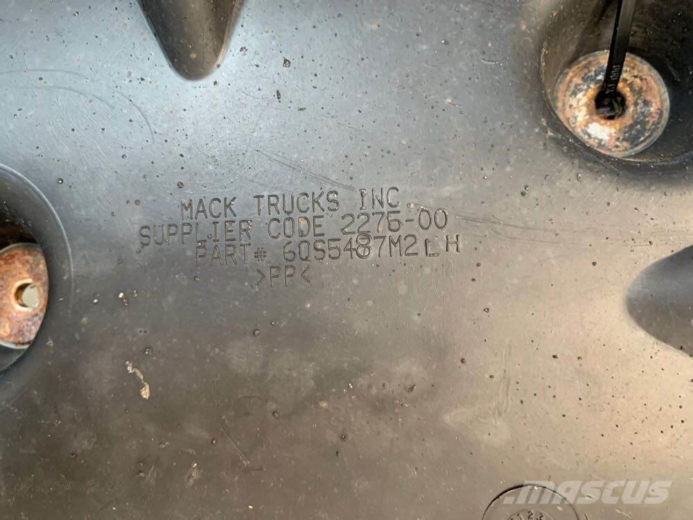 Mack CXU613 Transport – Andet