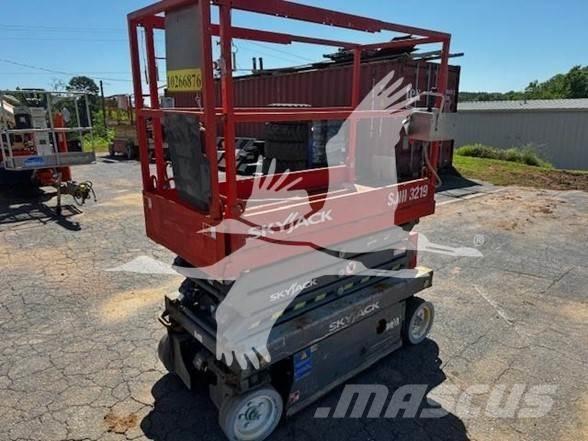 SkyJack SJIII3219 Saxlifte