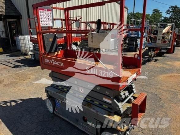 SkyJack SJIII3219 Saxlifte