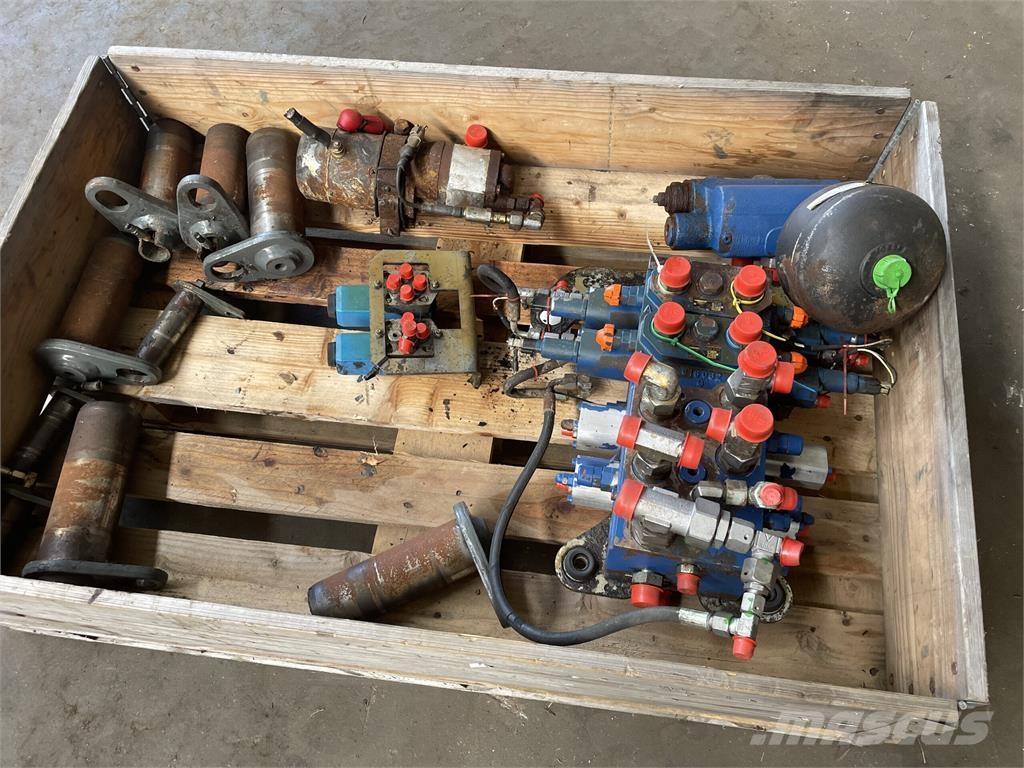 Diverse hydraulik dele ex. Liebherr L542 Andet tilbehør