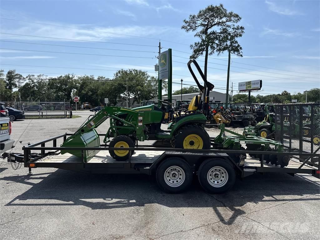 John Deere 2025R Kompakte traktorer