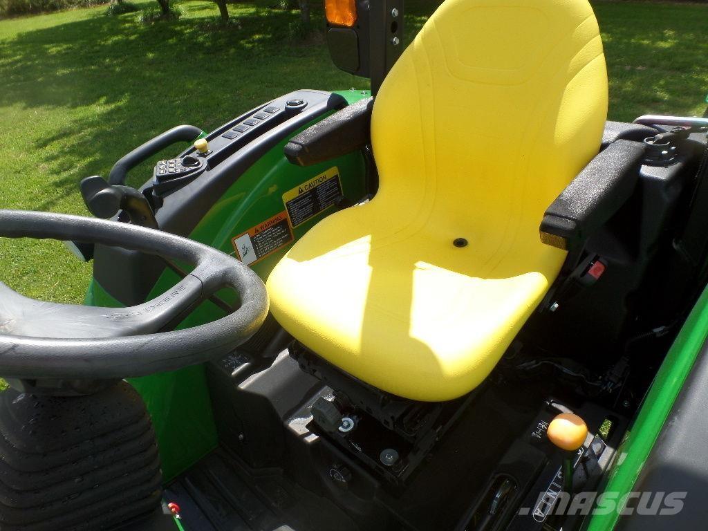 John Deere 4044R Traktorer