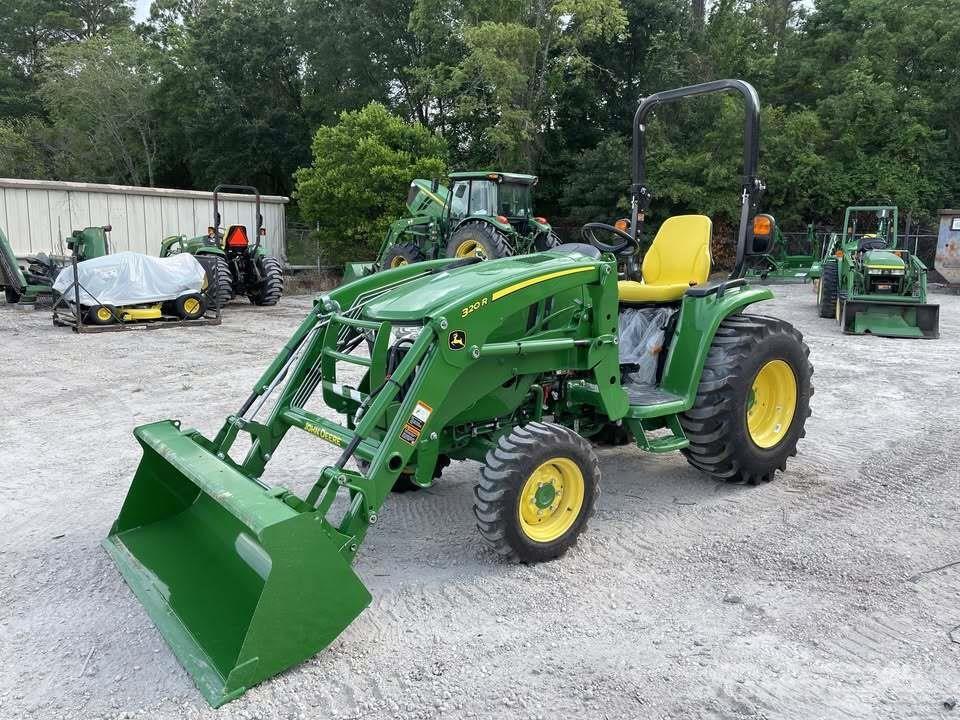 John Deere 4044M Traktorer