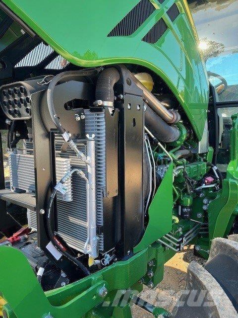 John Deere 6105E Traktorer