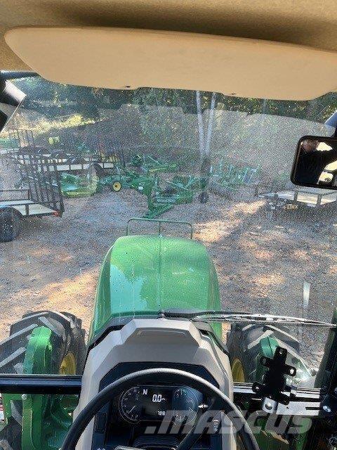 John Deere 6105E Traktorer