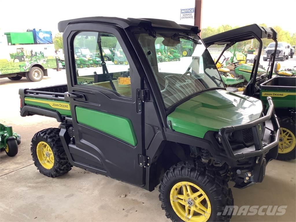 John Deere 835M Hjælpemaskiner