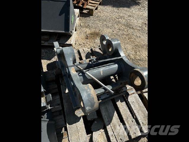 Liebherr ATTACHE RAPIDE Entreprenør - Andet