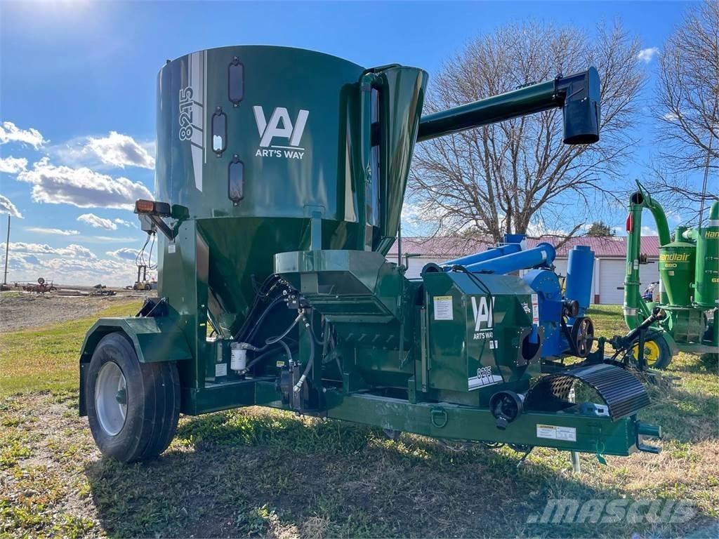 Art's Way 8215 Fuldfoderblandere