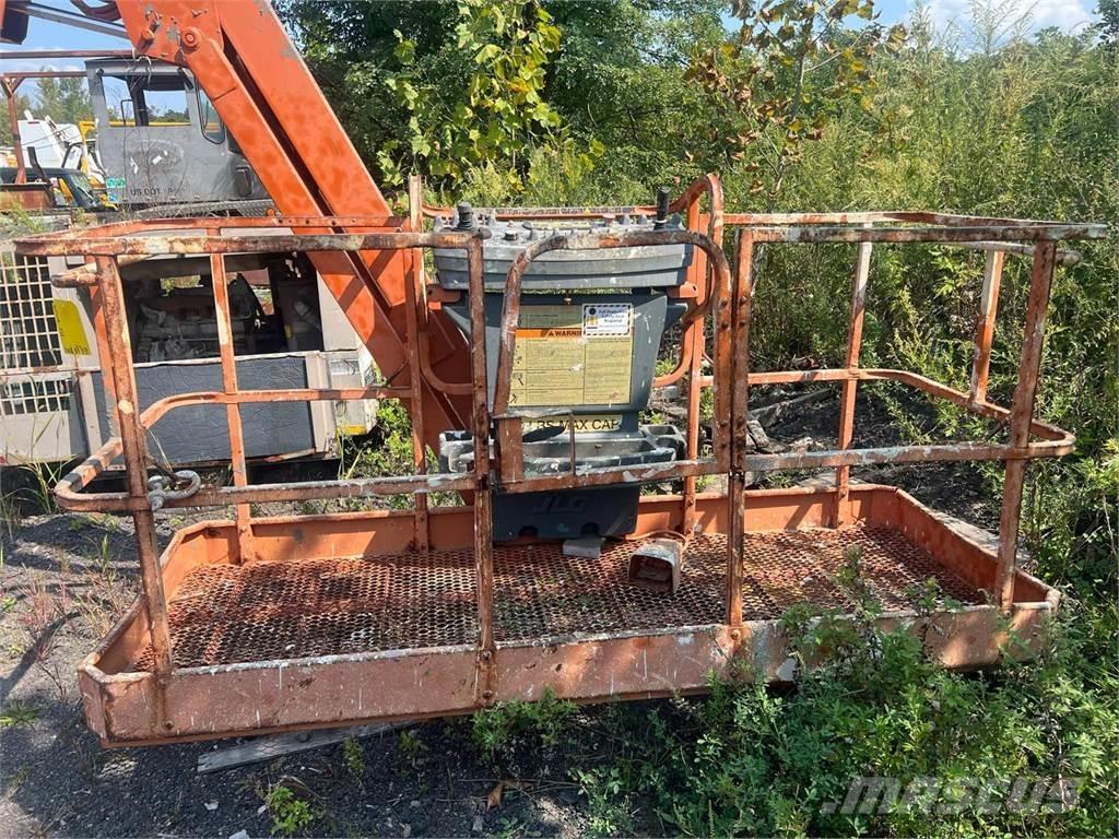 JLG 800AJ 4x4 Andre lifte og platforme
