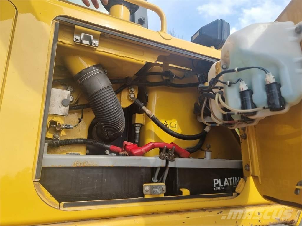 Komatsu D65PX-18 Bulldozer på larvebånd