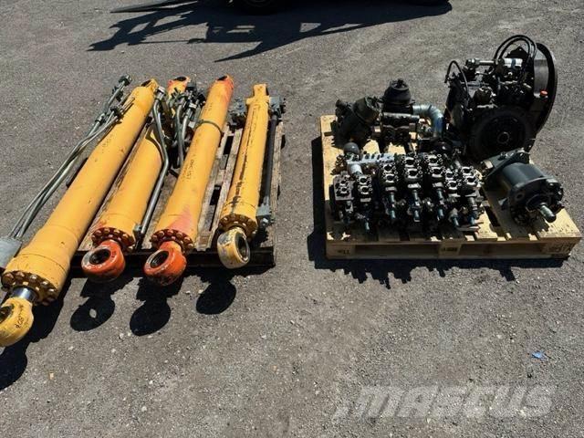 Liebherr R 924 COMPACT ROZDZIELACZ Hydraulik