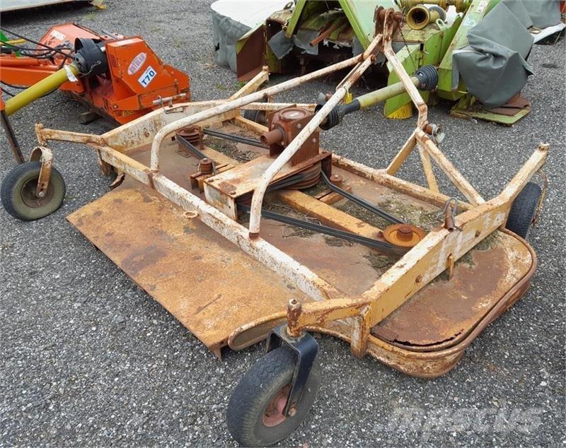 - - - Rotorklipper Monterede og efterspændte slåmaskiner