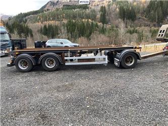 Istrail 3 Axle Hook Trailer with tipper