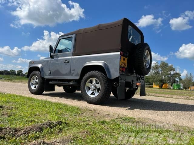 Land Rover Defender Iconic Edition 2017 only 8888 km Biler