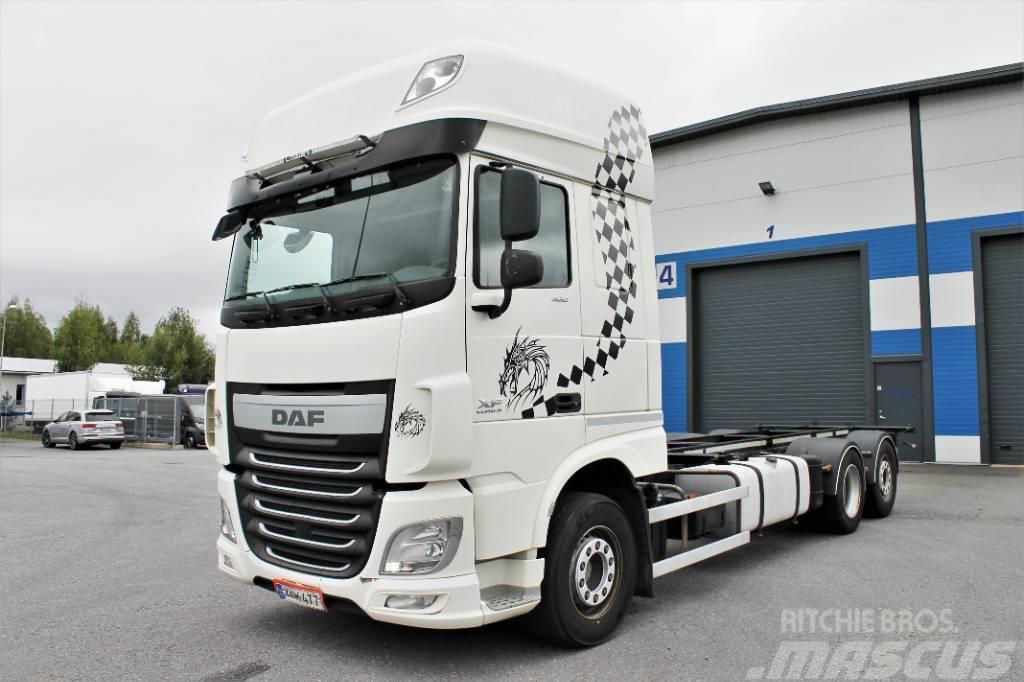 DAF XF 460 FAR Lastbiler med containerramme / veksellad
