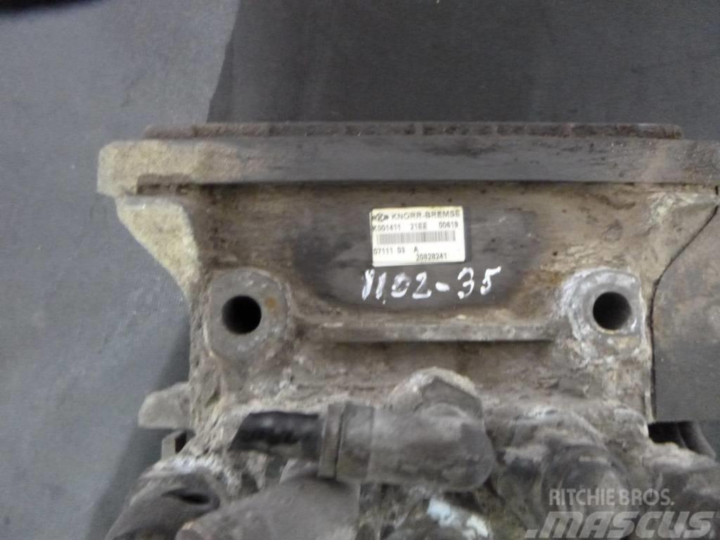 Volvo FH13 Stove radiator 1772726 Motorer