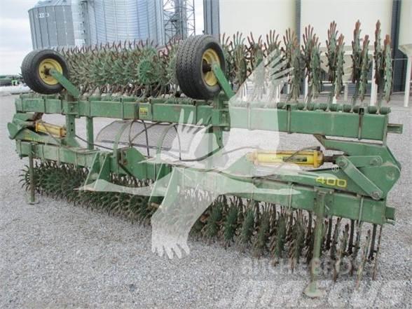 John Deere 400 Andre jordbearbejdningsmaskiner og andet tilbehør