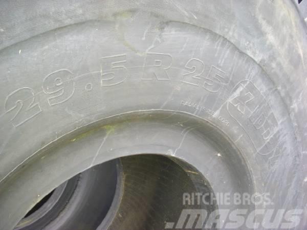 Michelin runderneuert (7-10) 29.5R25 L5 Felsreifen 250 % Dæk, hjul og fælge